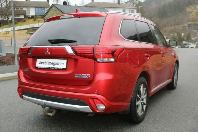 mitsubishi-outlander-elektrisitetbensin-2017-big-4