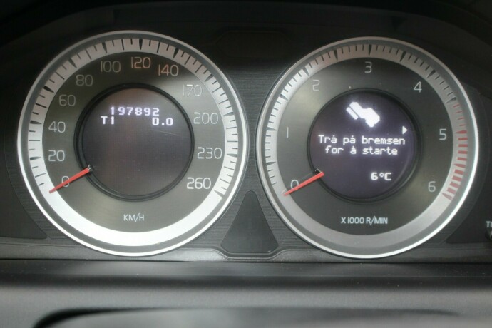 volvo-xc-60-diesel-2012-big-10