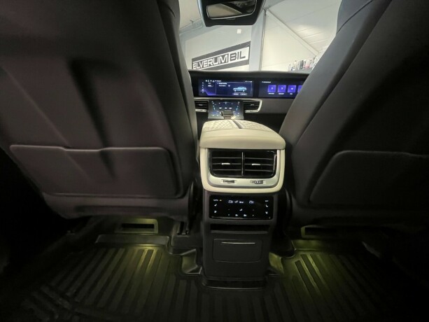 hongqi-e-hs9-elektrisitet-2022-big-32