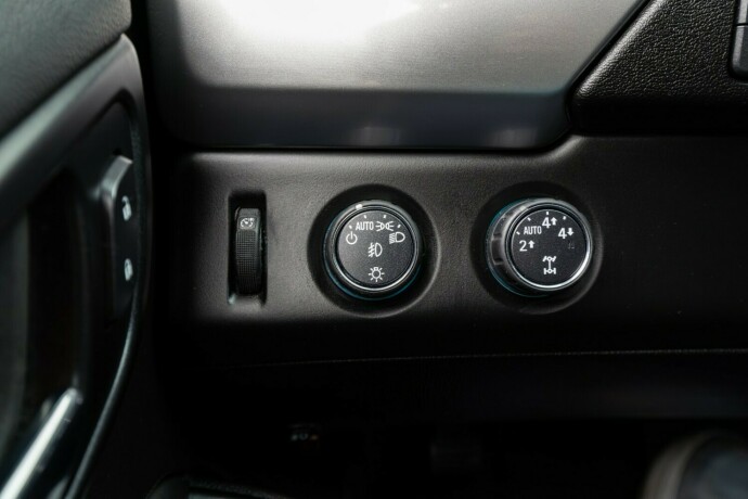 chevrolet-suburban-bensin-2015-big-39