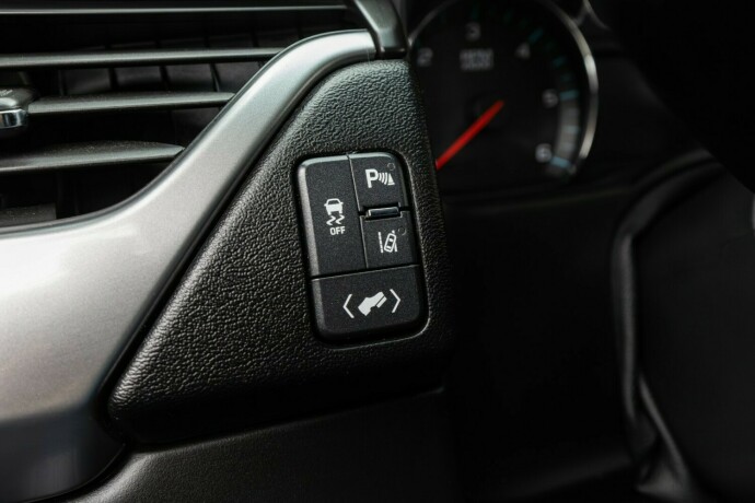 chevrolet-suburban-bensin-2015-big-40