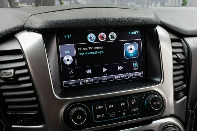 chevrolet-suburban-bensin-2015-big-35