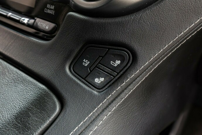 chevrolet-suburban-bensin-2015-big-32