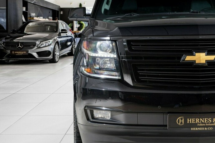 chevrolet-suburban-bensin-2015-big-7