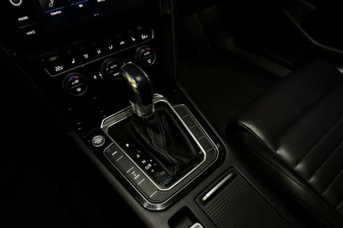 volkswagen-passat-elektrisitetbensin-2018-big-3