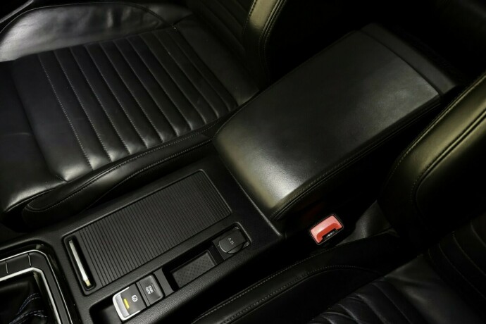 volkswagen-passat-elektrisitetbensin-2018-big-35