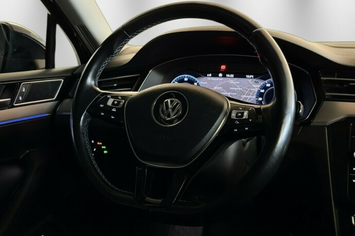 volkswagen-passat-elektrisitetbensin-2018-big-28