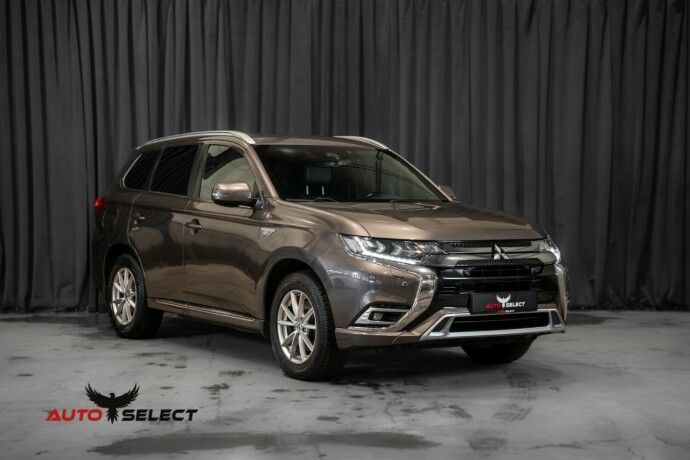 mitsubishi-outlander-elektrisitetbensin-2019-big-3