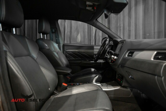 mitsubishi-outlander-elektrisitetbensin-2019-big-18