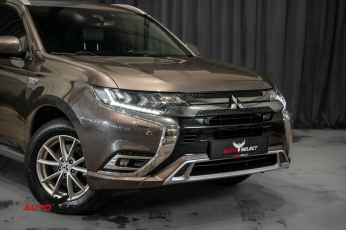 mitsubishi-outlander-elektrisitetbensin-2019-big-1