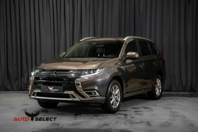 mitsubishi-outlander-elektrisitetbensin-2019-big-5