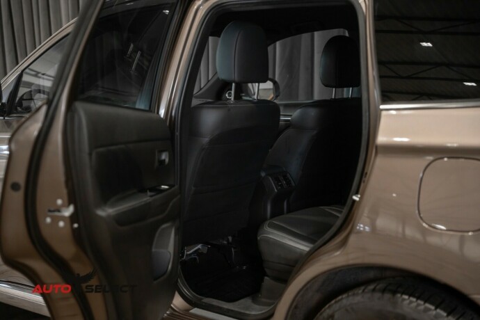 mitsubishi-outlander-elektrisitetbensin-2019-big-15