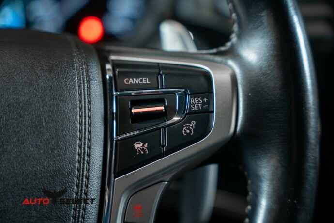 mitsubishi-outlander-elektrisitetbensin-2019-big-35