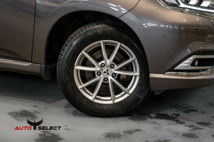 mitsubishi-outlander-elektrisitetbensin-2019-big-2