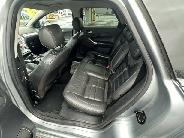 ford-mondeo-diesel-2010-big-12