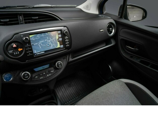 toyota-yaris-elektrisitetbensin-2020-big-13