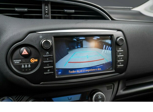 toyota-yaris-elektrisitetbensin-2020-big-16