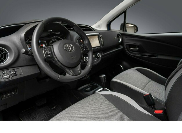 toyota-yaris-elektrisitetbensin-2020-big-20