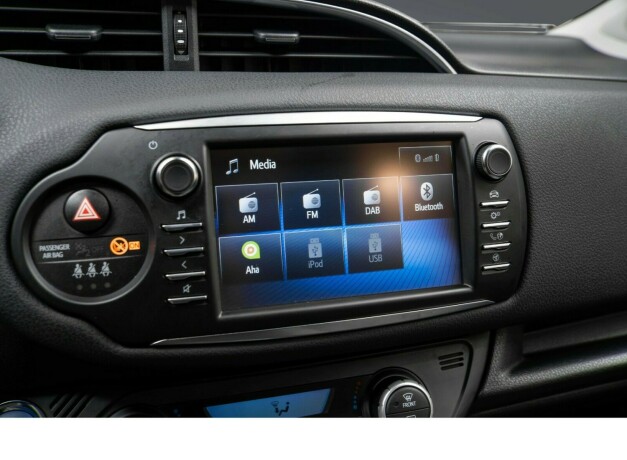 toyota-yaris-elektrisitetbensin-2020-big-17