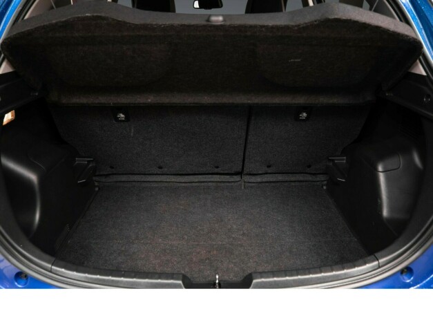 toyota-yaris-elektrisitetbensin-2020-big-24