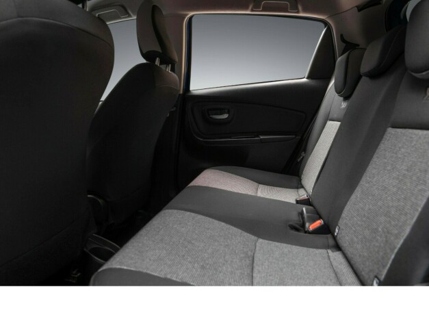 toyota-yaris-elektrisitetbensin-2020-big-21