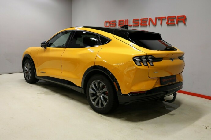 ford-mustang-mach-e-elektrisitet-2023-big-4