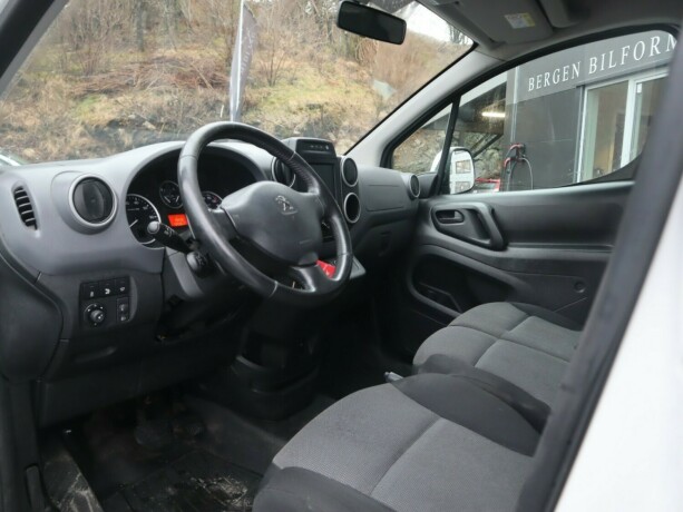 peugeot-partner-diesel-2018-big-7