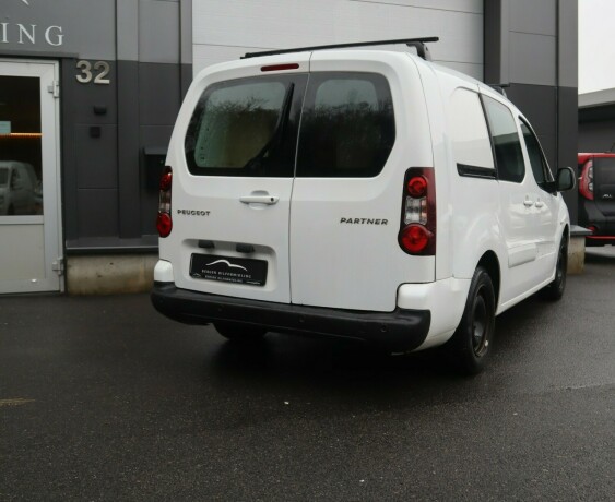 peugeot-partner-diesel-2018-big-3