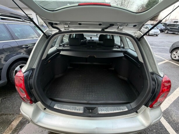 toyota-avensis-bensin-2006-big-8