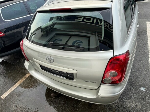 toyota-avensis-bensin-2006-big-7