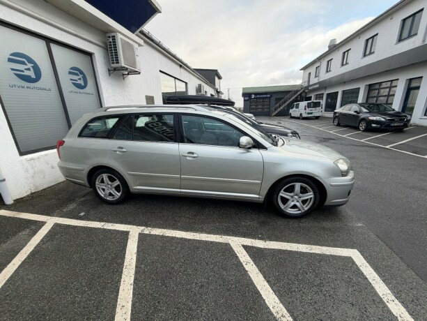 toyota-avensis-bensin-2006-big-4