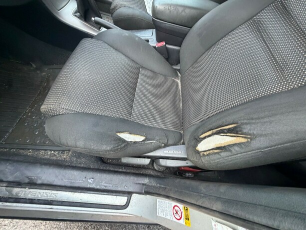 toyota-avensis-bensin-2006-big-25