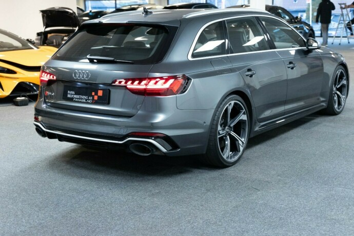 audi-rs4-bensin-2021-big-3