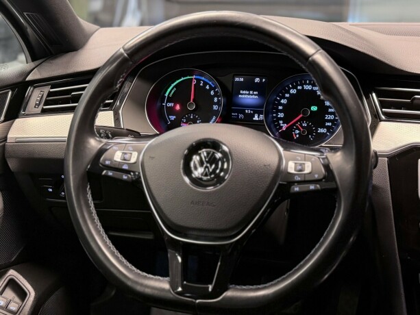 volkswagen-passat-elektrisitetbensin-2017-big-20