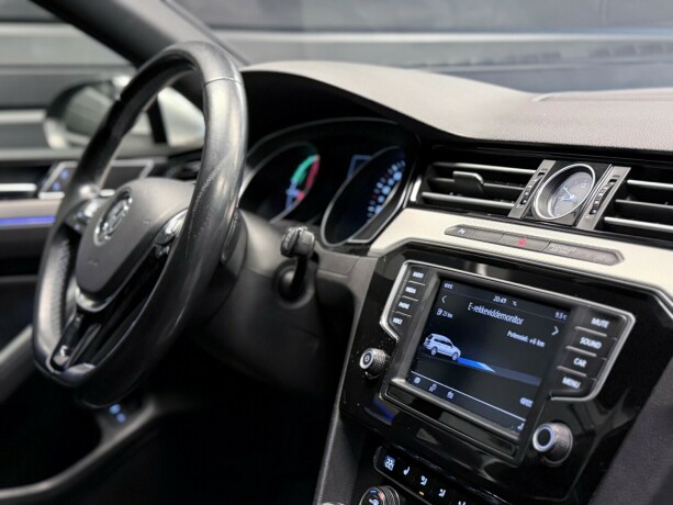 volkswagen-passat-elektrisitetbensin-2017-big-14