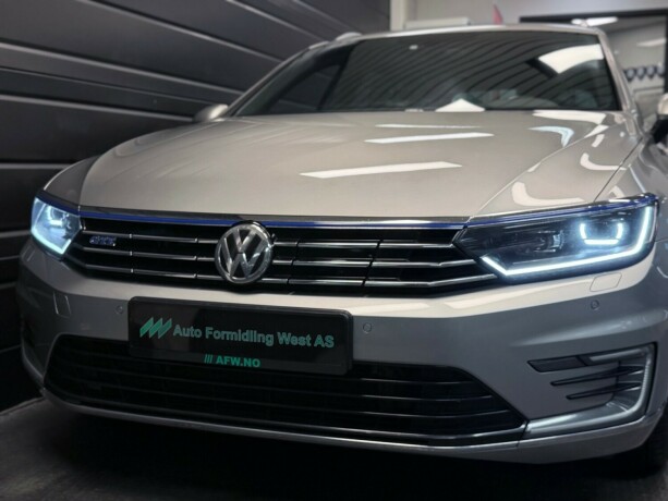 volkswagen-passat-elektrisitetbensin-2017-big-3