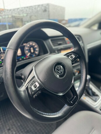 volkswagen-golf-elektrisitet-2019-big-14