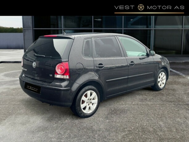 volkswagen-polo-bensin-2009-big-6