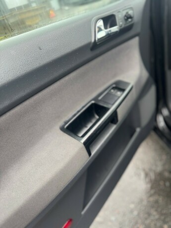 volkswagen-polo-bensin-2009-big-16