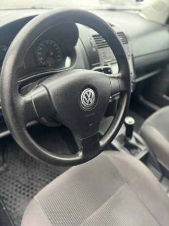 volkswagen-polo-bensin-2009-big-18