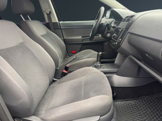 volkswagen-polo-bensin-2009-big-10