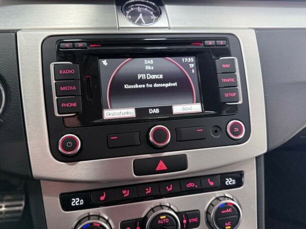 volkswagen-passat-diesel-2014-big-18