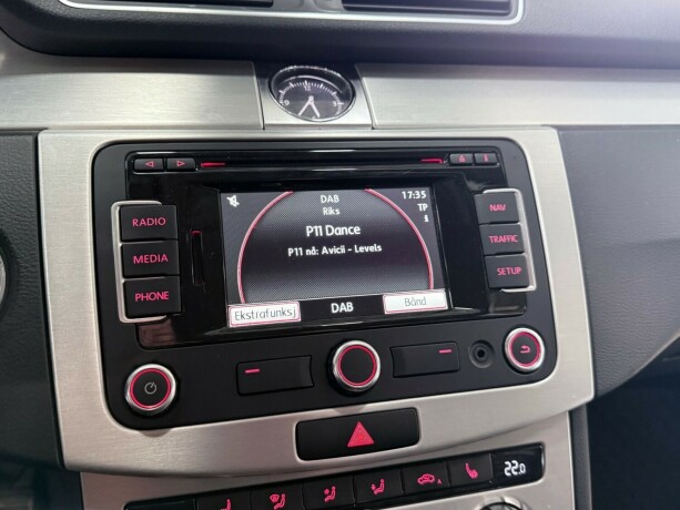 volkswagen-passat-diesel-2014-big-20