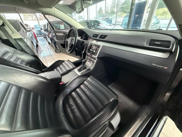 volkswagen-passat-diesel-2014-big-25