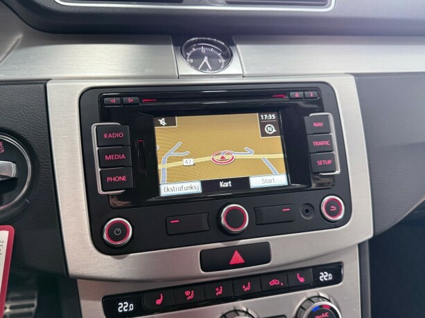 volkswagen-passat-diesel-2014-big-19