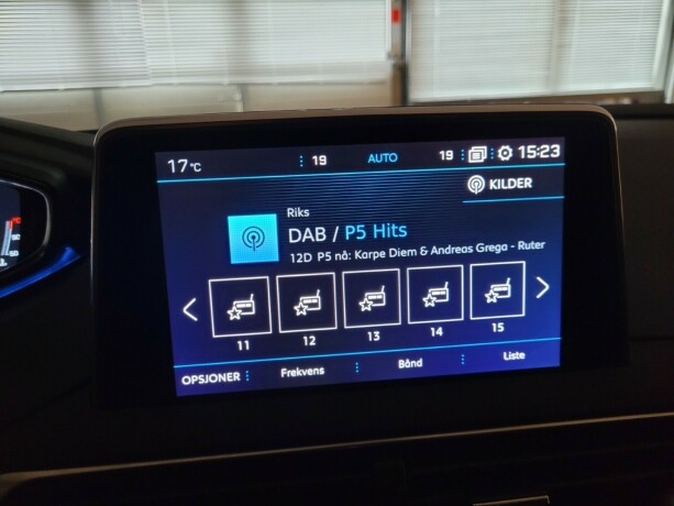 peugeot-5008-diesel-2019-big-28