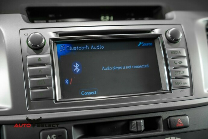 toyota-hilux-diesel-2012-big-35