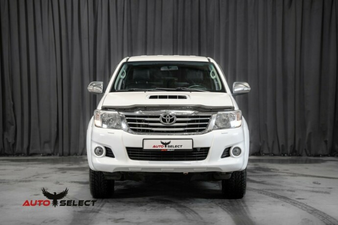 toyota-hilux-diesel-2012-big-4