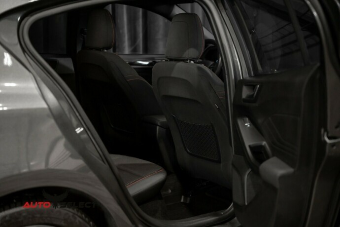 ford-focus-bensin-2019-big-12