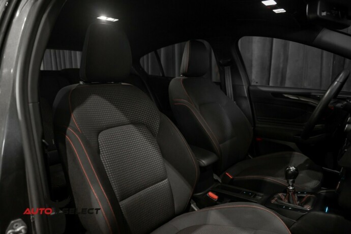 ford-focus-bensin-2019-big-18